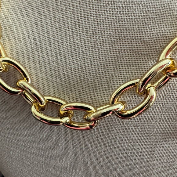 Bright Bold Gold Chain Necklace - Picture 3 of 7